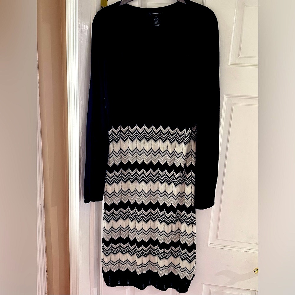 INC International Concepts Black and White V-Neck Sheath Dress